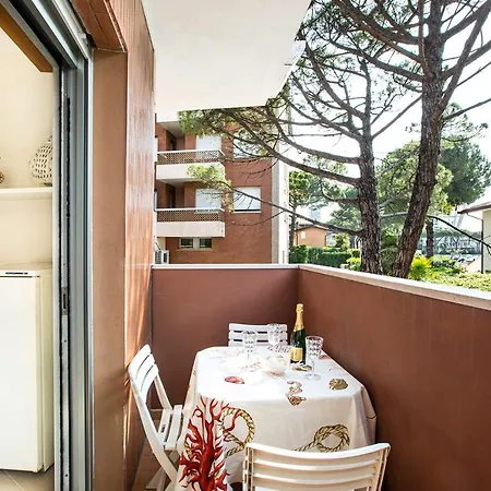 Lina Apartment *